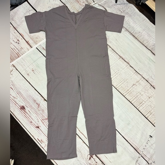 HOTSHOT TEE ONESIE Oversized Slouchy Fit Woman’s Jumpsuit in Gray Medium nwt - Picture 1 of 11